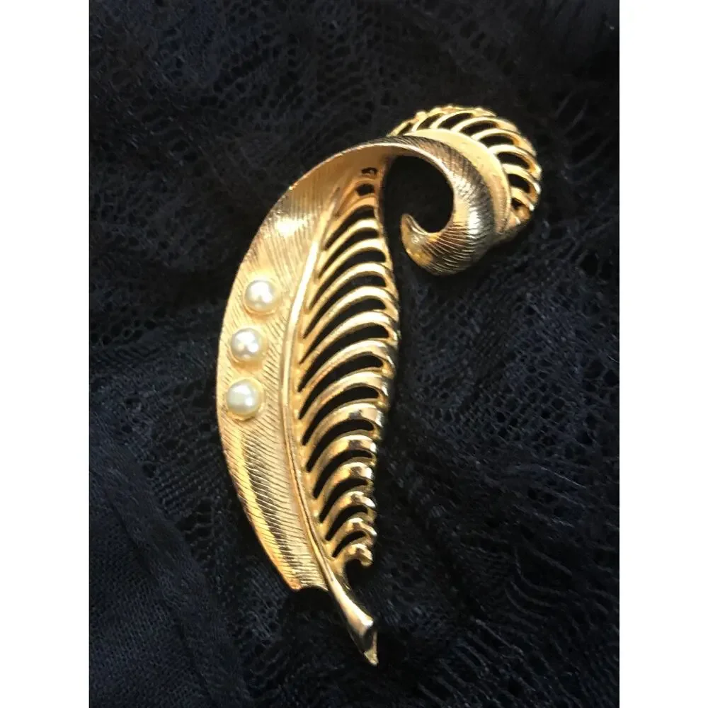 Vintage Gold tone Feather Brooch/Pin with Faux Pearls MCM 1960